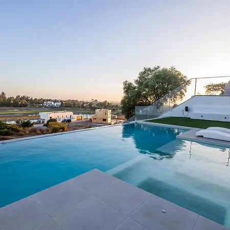 Piscina Privada Frente Golf Jerez *